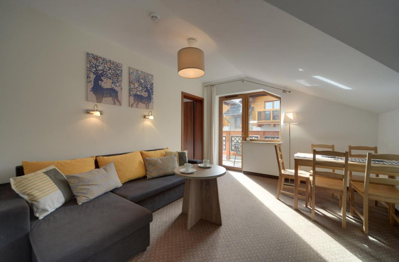 Bezowy I Nowoczesny Sun Seasons 24 W Szklarskiej Porebie By Renters